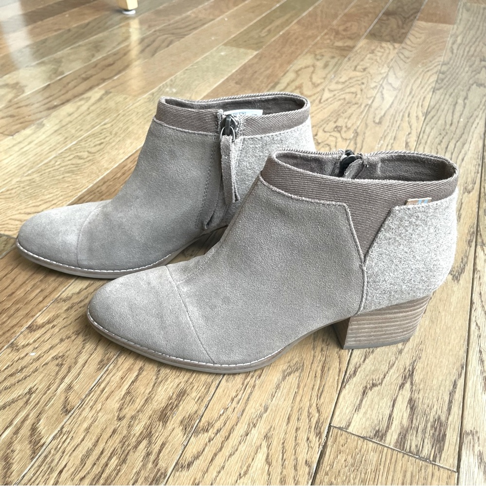 Toms suede booties